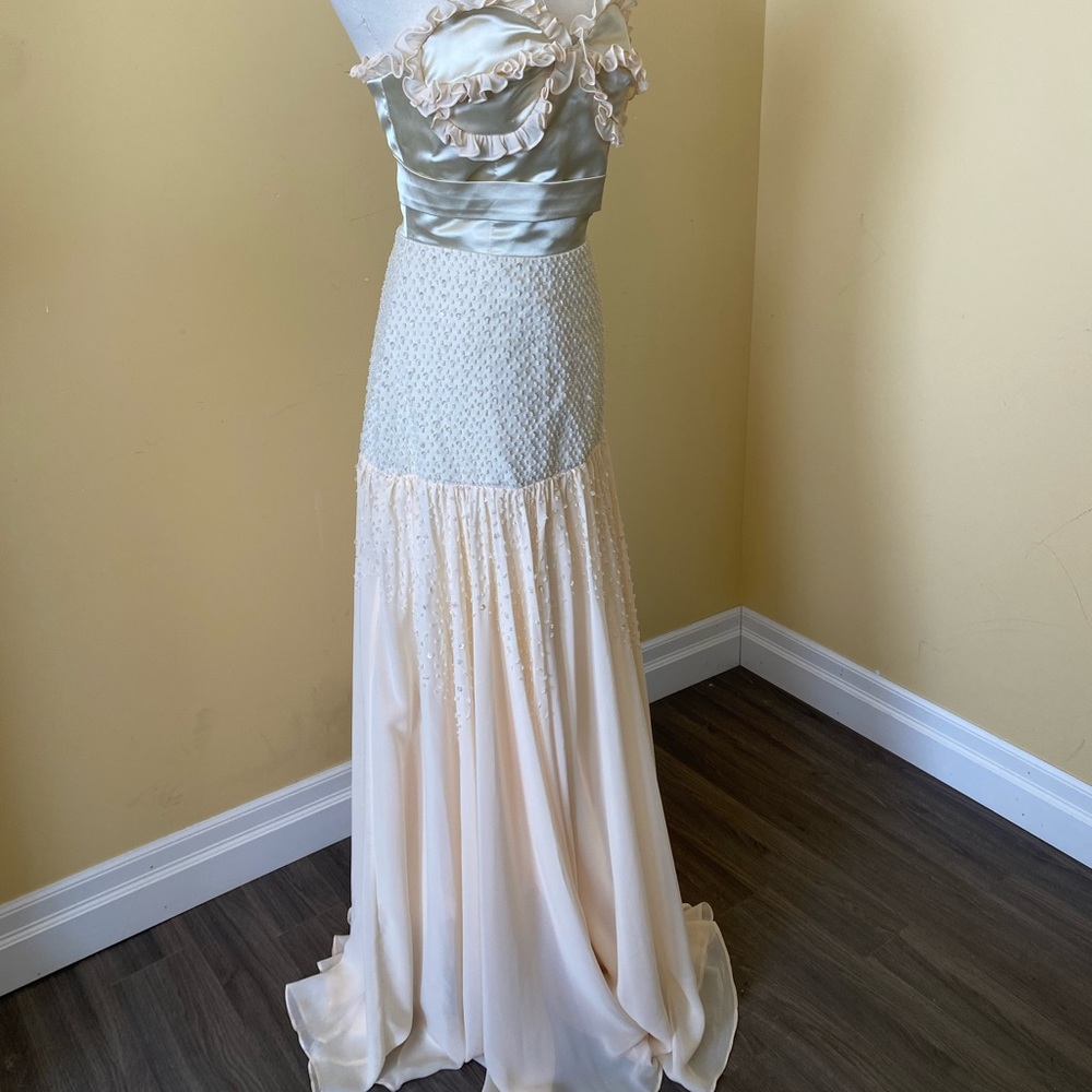 Strapless Ruffle Corset Top Wedding Dress - XS - Picture 3 of 15